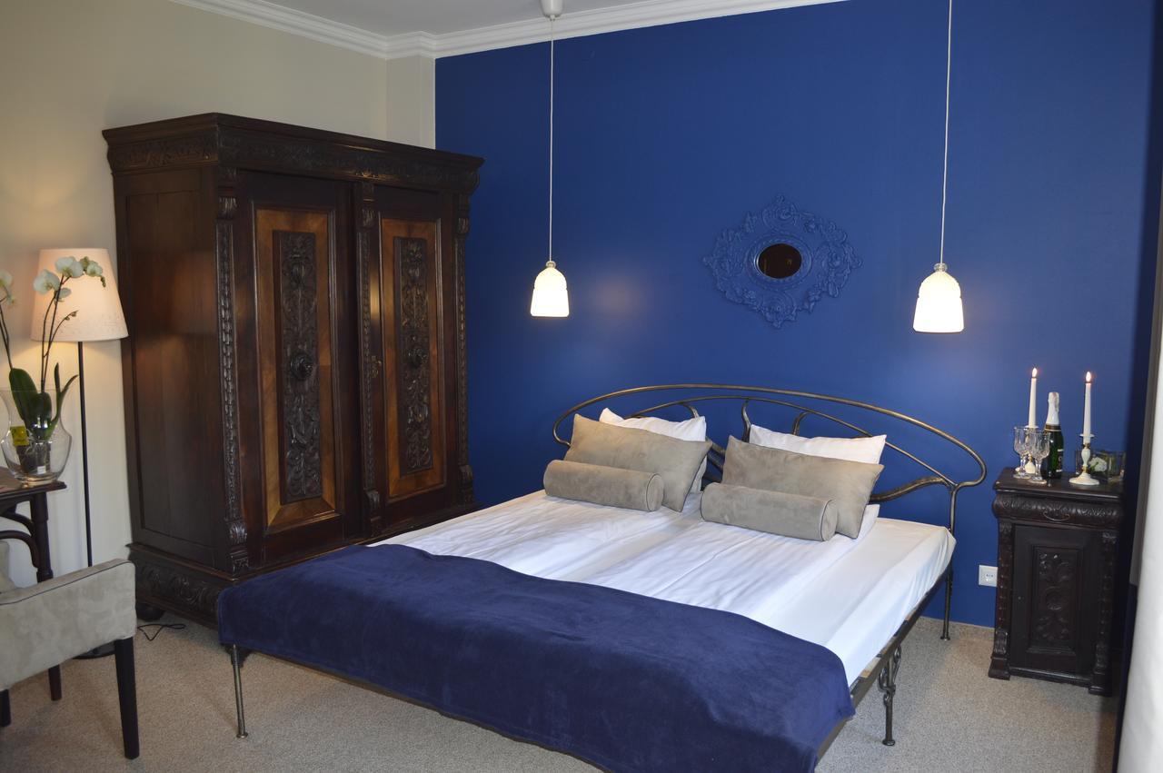 Hotel Ksiezycowy Dworek ケントシン 部屋 写真