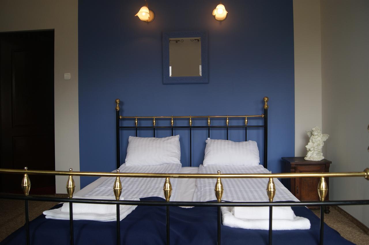 Hotel Ksiezycowy Dworek ケントシン 部屋 写真