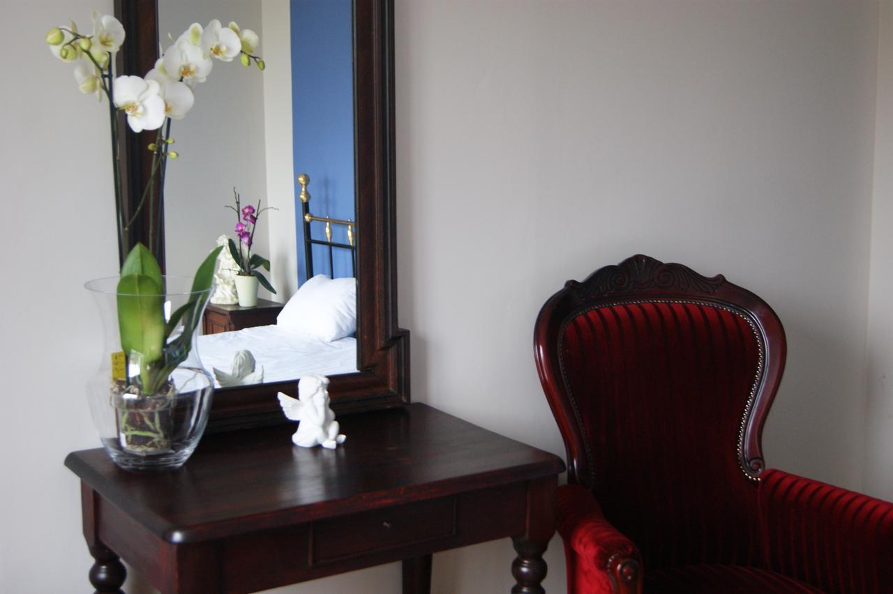 Hotel Ksiezycowy Dworek ケントシン 部屋 写真