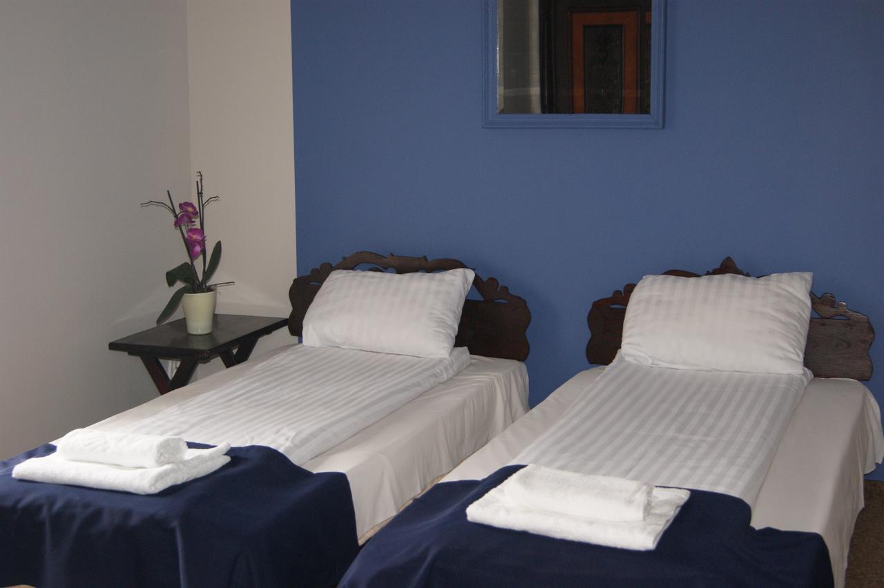 Hotel Ksiezycowy Dworek ケントシン 部屋 写真