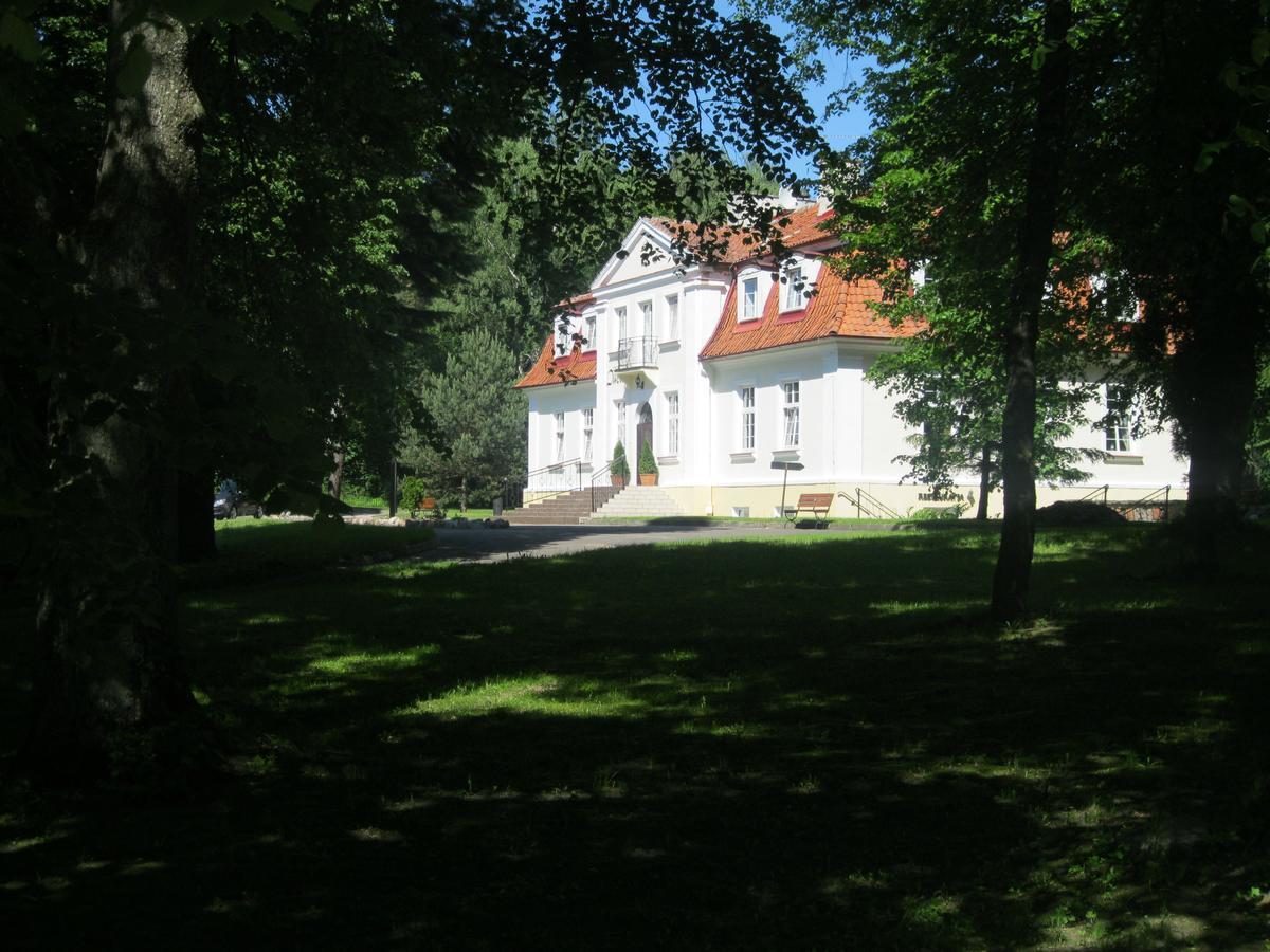 Hotel Ksiezycowy Dworek ケントシン エクステリア 写真
